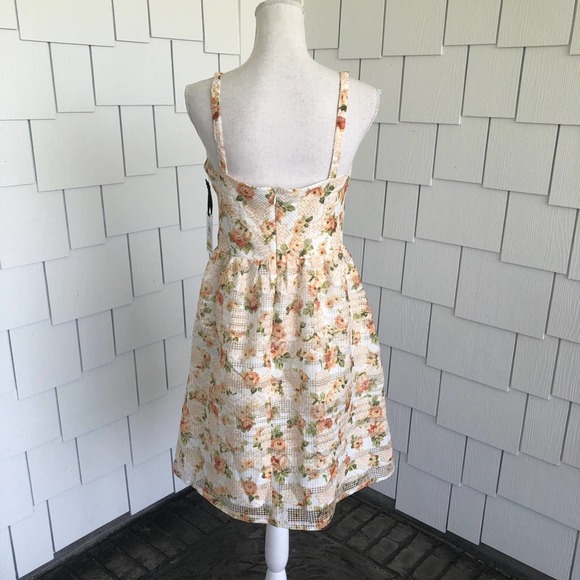 KENSIE Women's Ivory/Yellow Floral Print Sleeveless Fit & Flare Mini Dress - Picture 5 of 6